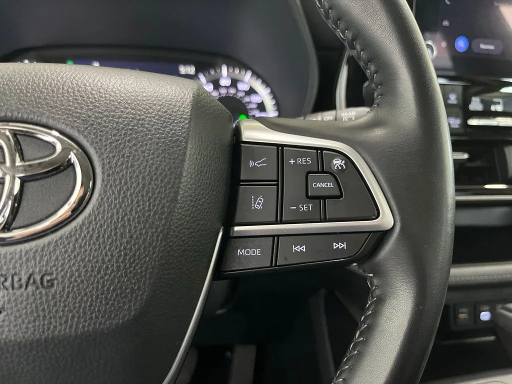 Used 2023 Blue Toyota LE image 7