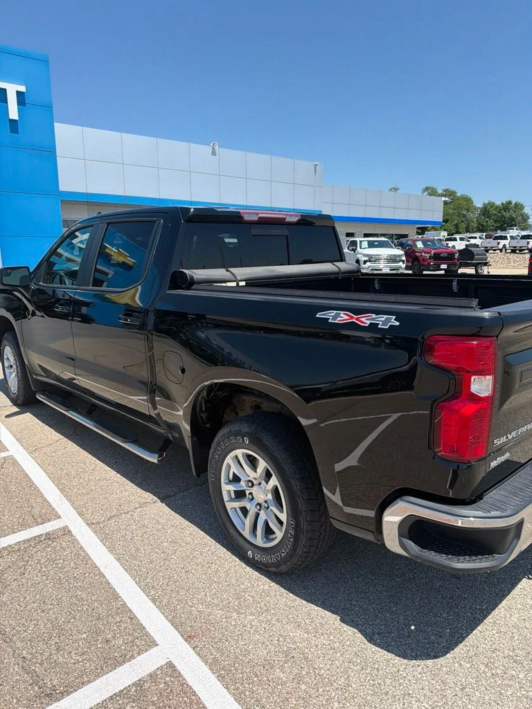 Used 2019 Black Chevrolet LT image 5