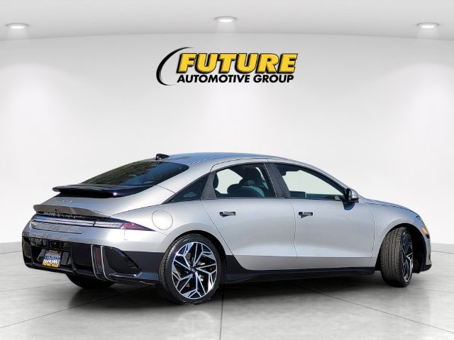 Certified Used 2023 Silver Hyundai SEL image 4