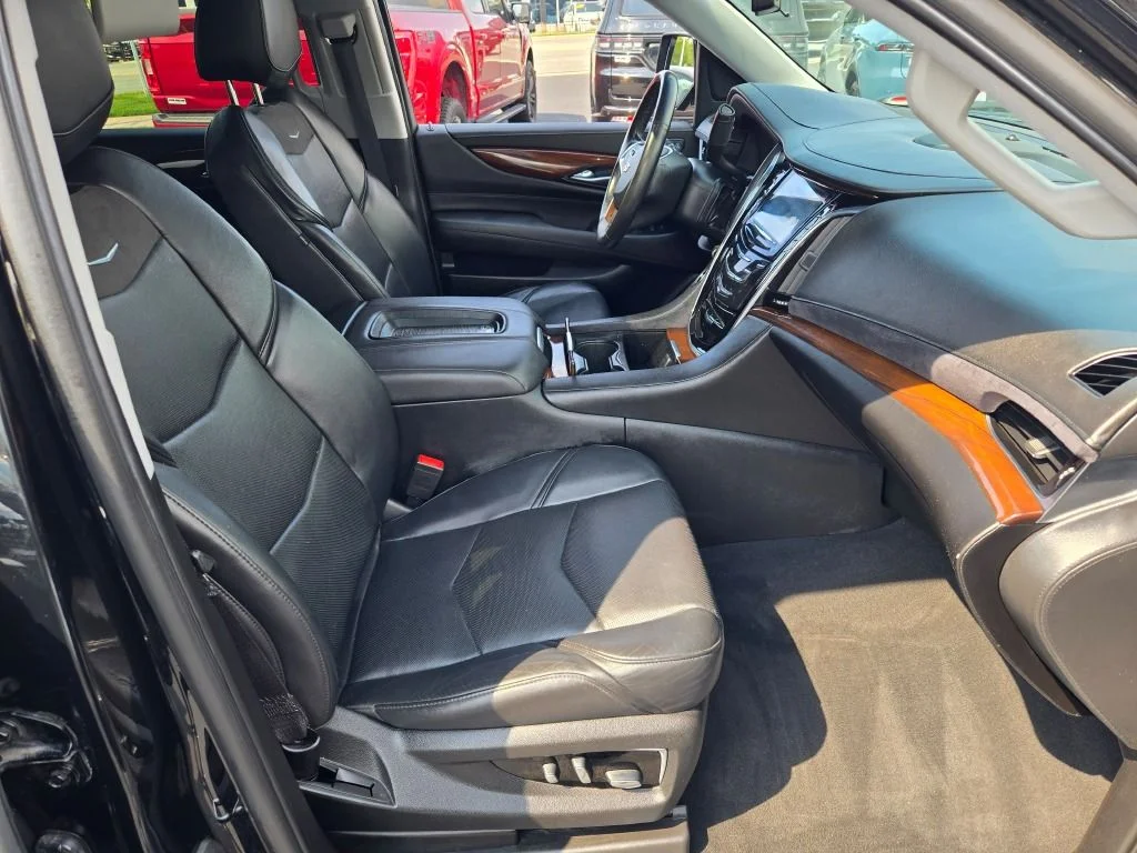 Certified Used 2018 Black Cadillac Premium image 7