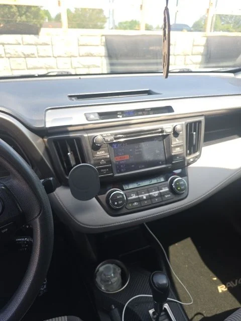 Used 2013 Classic Silver Metallic Toyota XLE image 6