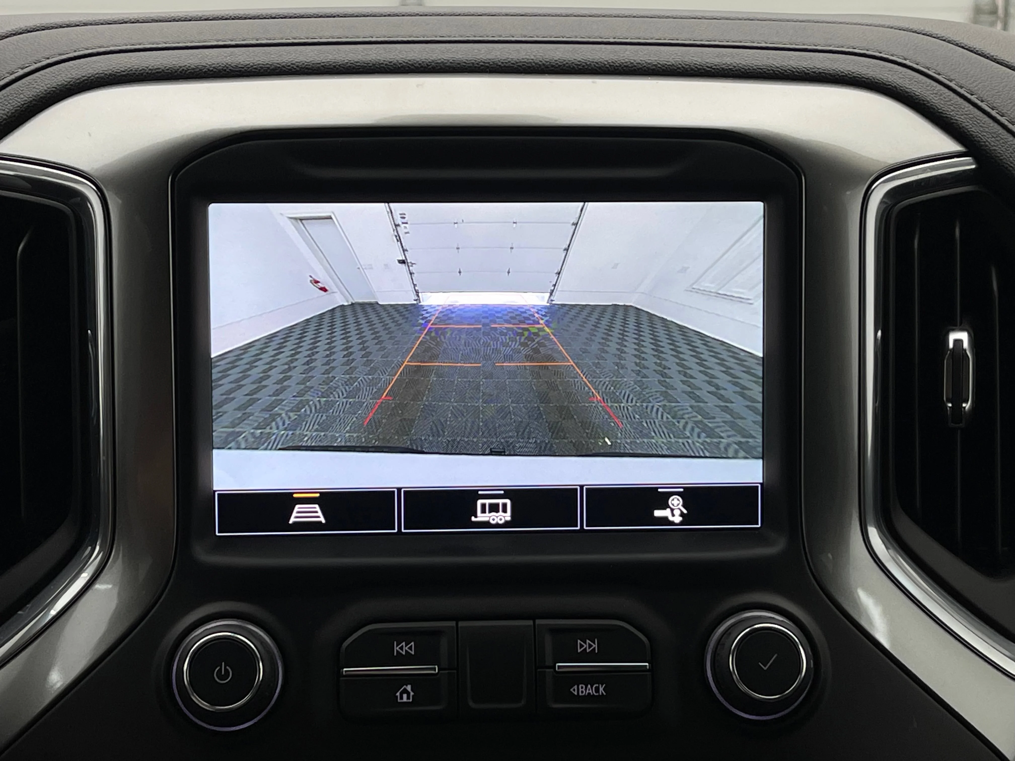 Used 2021 SUMMIT WHITE Chevrolet LT Trail Boss image 4