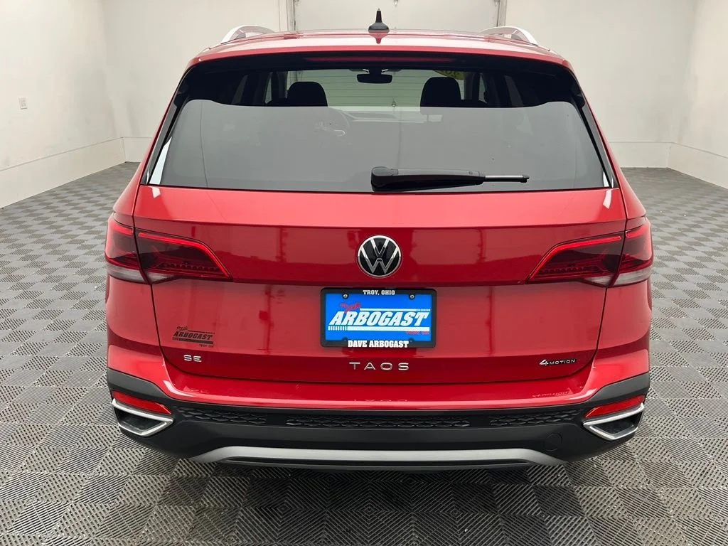 Used 2024 Red Volkswagen 1.5T SE image 9