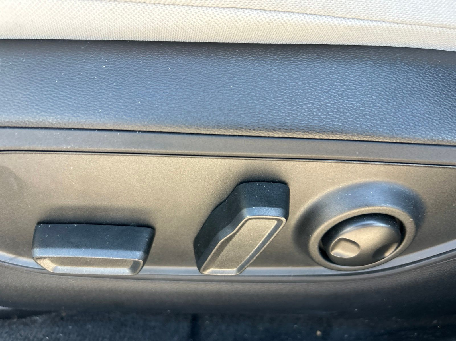 Used 2026 Blue Jeep Laredo image 26