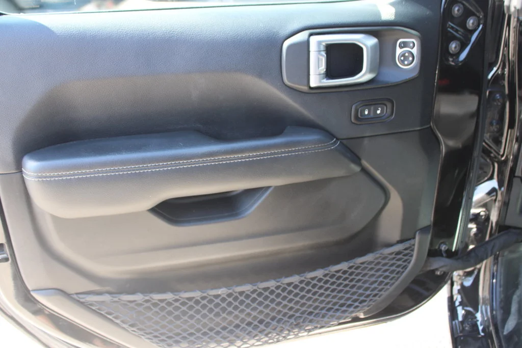 Used 2018 Black Jeep Unlimited Sahara image 30