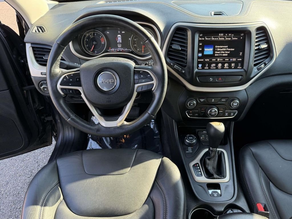Used 2018 Gray Jeep Limited image 15