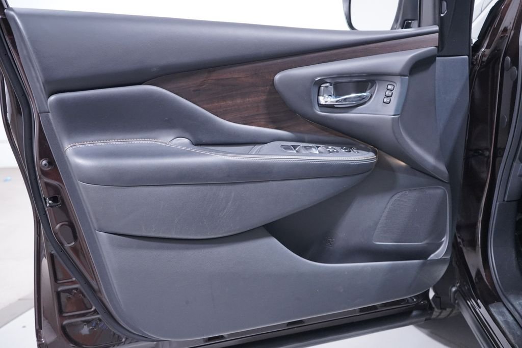Used 2022 Almond Pearl Nissan Platinum image 16