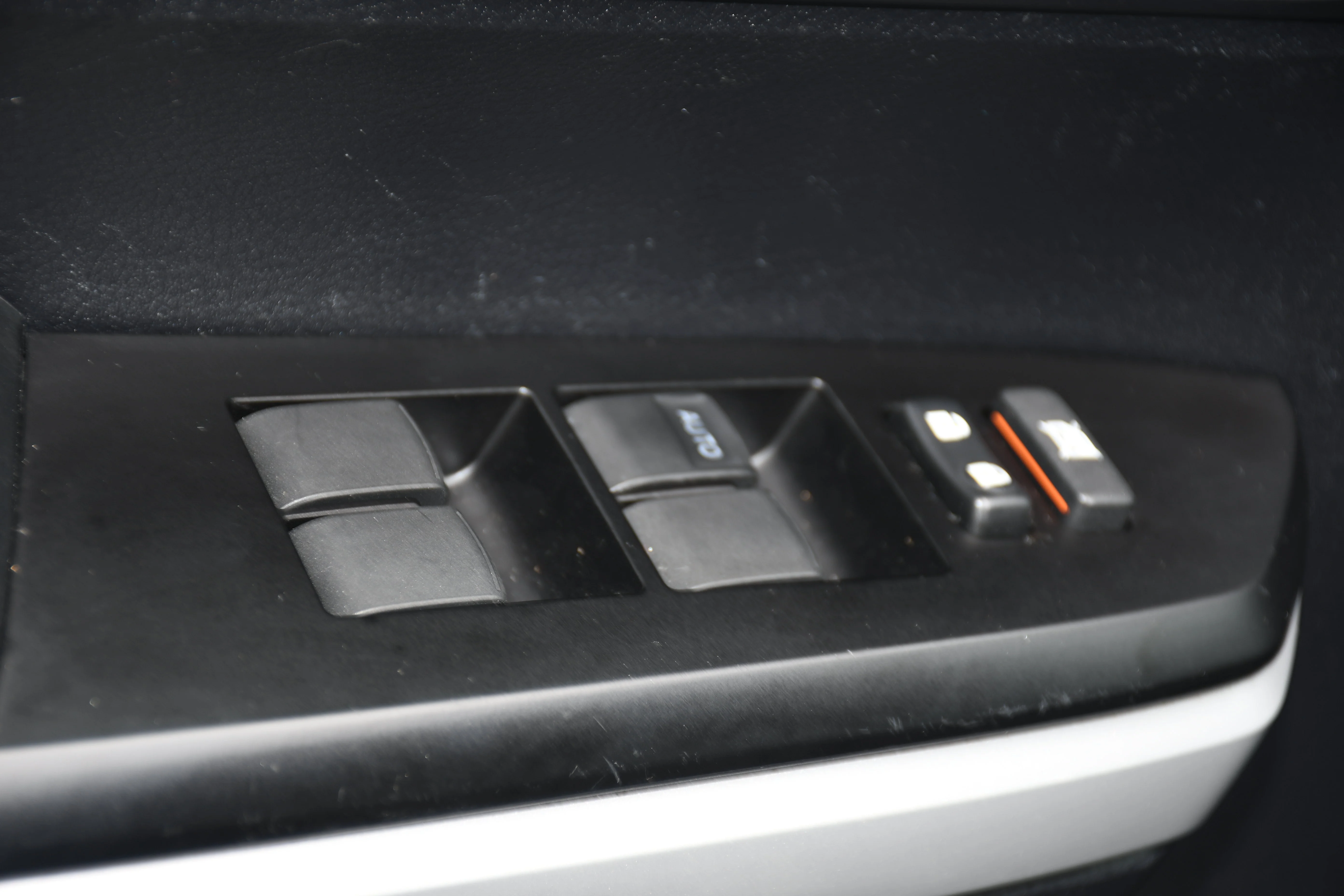 Used 2019 Gray Toyota SR5 image 10
