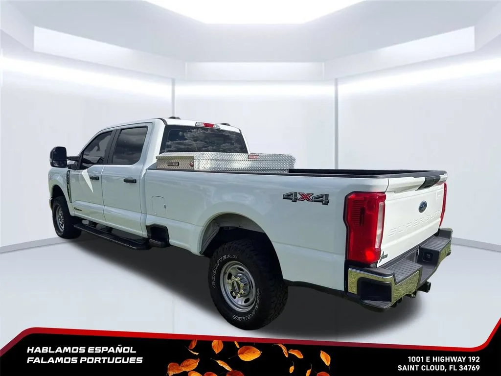Used 2023 White Ford XL image 3