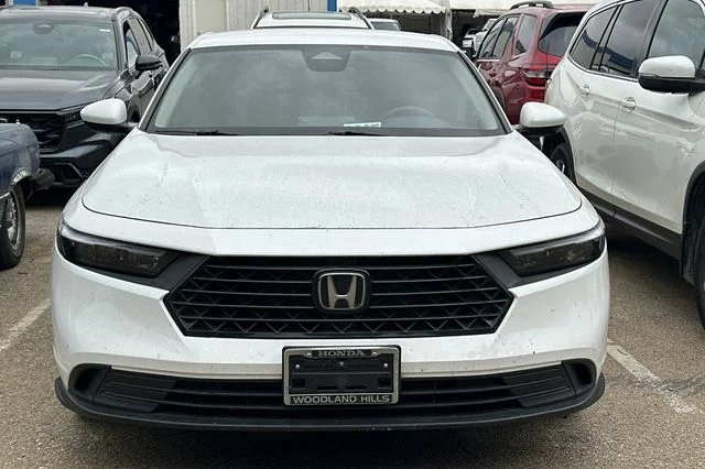 Used 2023 Platinum Honda LX image 3