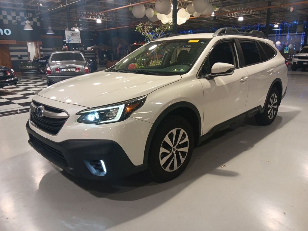 2020 Subaru Outback Premium's photo