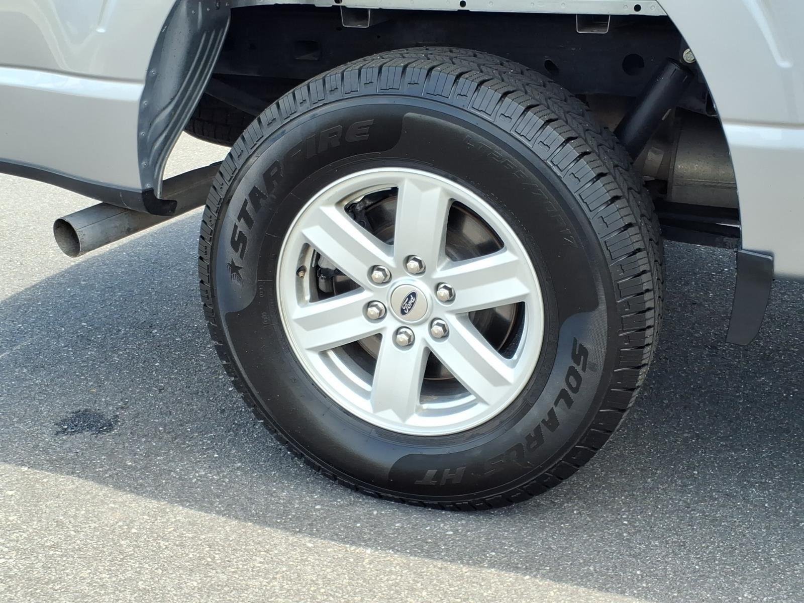 Used 2023 Iconic Silver Metallic Ford XLT image 10