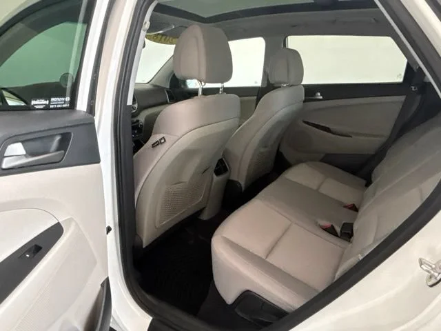 Used 2018 White Hyundai Value image 18