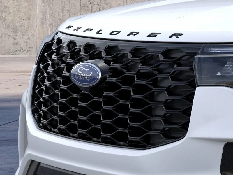 New 2026 Star White Metallic Tri-Coat Ford ST-Line image 17