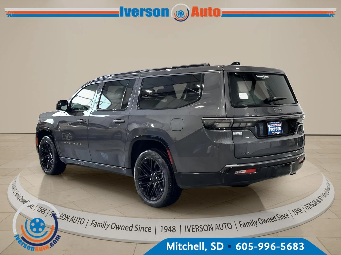 New 2026 Baltic-Gray Metallic Clear-Coat Exterior Paint Jeep Limited Reserve image 5