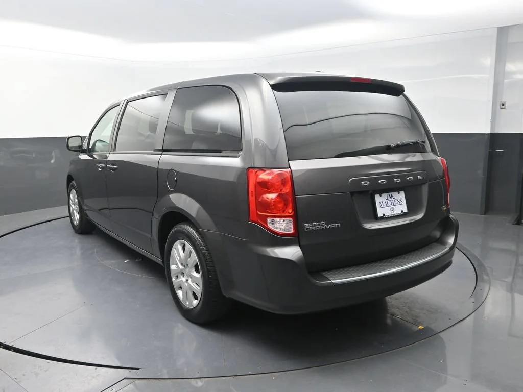 Used 2018 Gray Dodge SE image 8