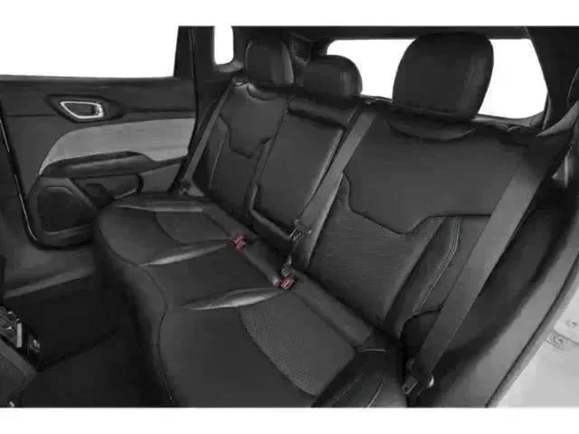 New 2026 Fathom Blue Pearl Coat Jeep Latitude image 9