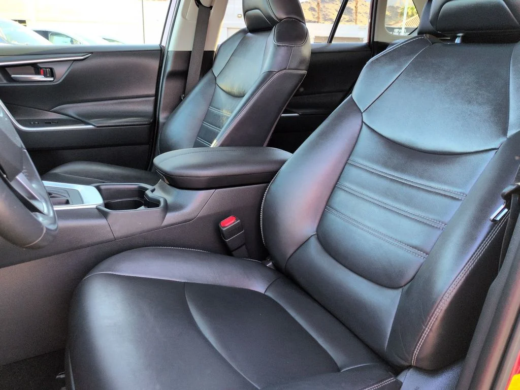 Used 2021 Red Toyota XLE Premium image 13