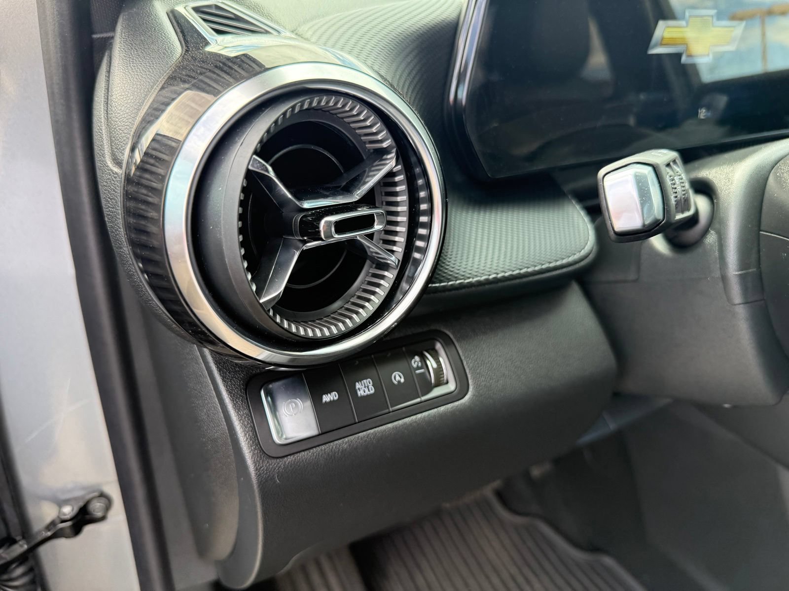 2026 Chevrolet Equinox LT - Photo 13