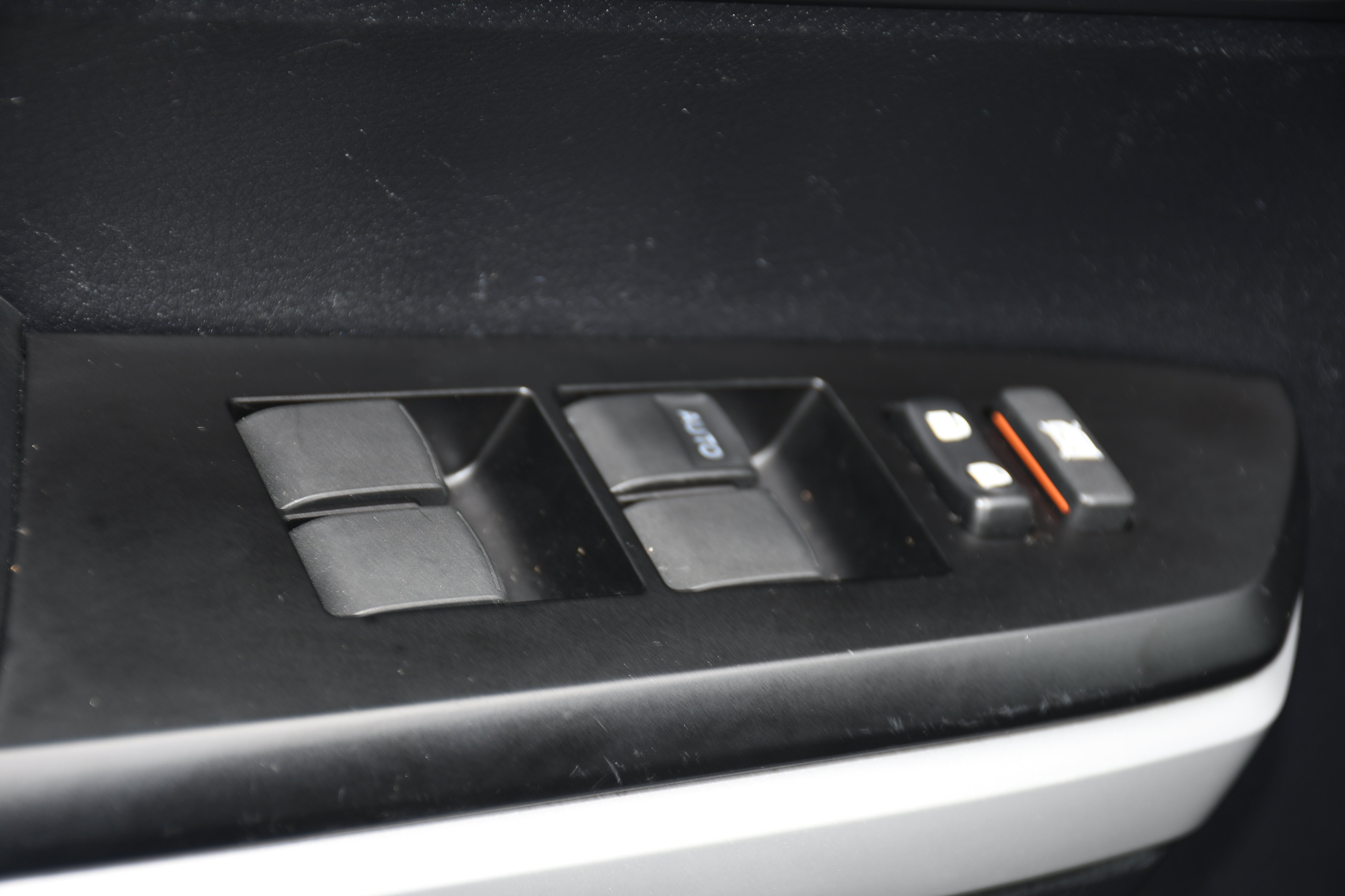 Used 2019 Gray Toyota SR5 image 10