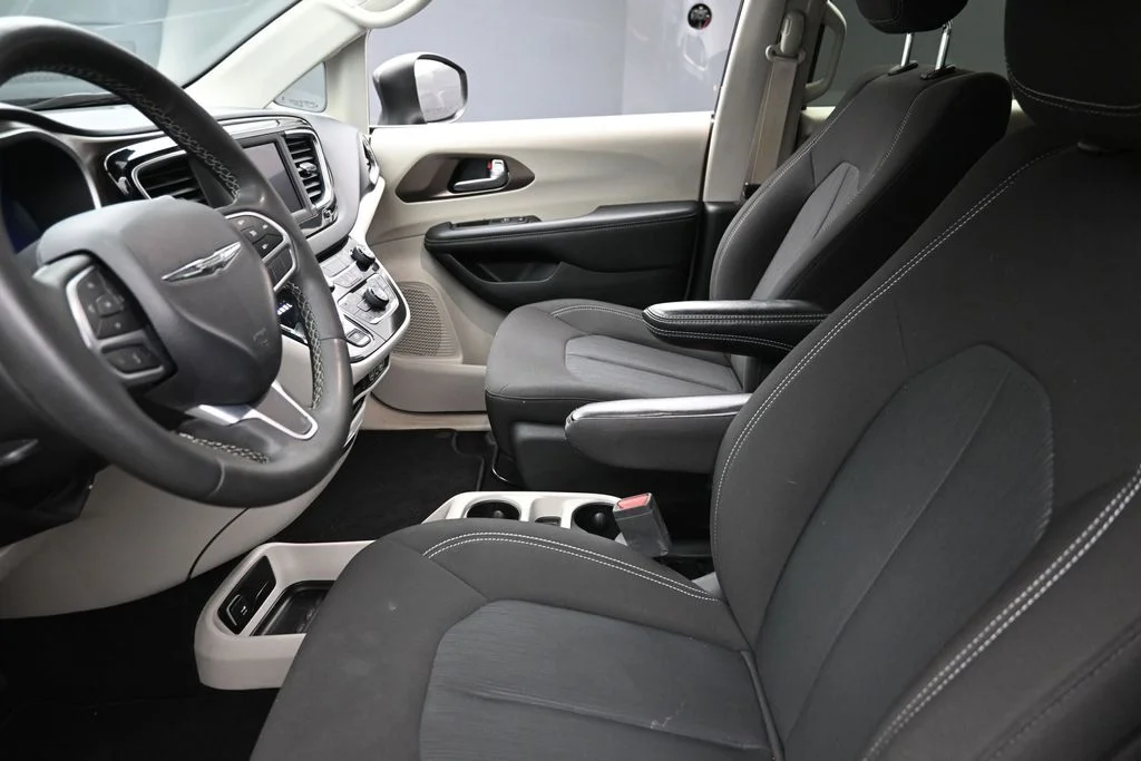 Used 2023 Gray Chrysler LX image 17