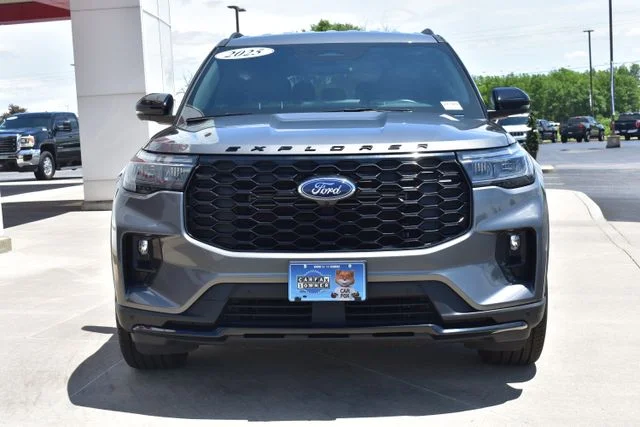 Used 2025 Gray Ford ST-Line image 3