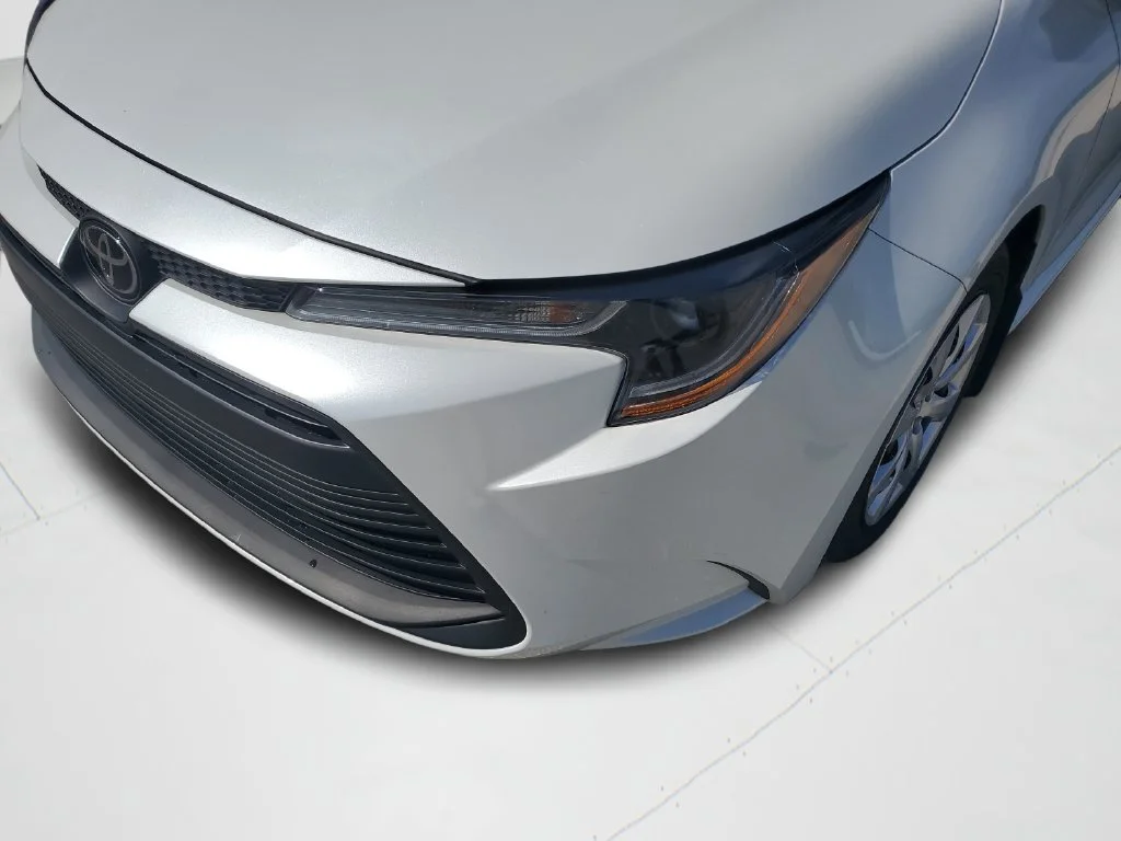 Used 2026 Off-white Toyota LE image 24
