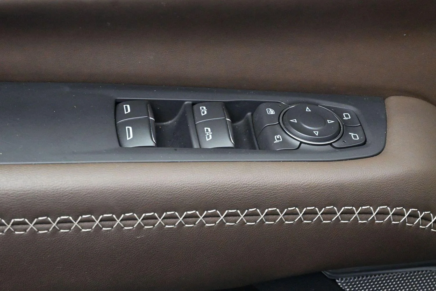Used 2025 Titanium Rush Metallic GMC Denali Ultimate image 15