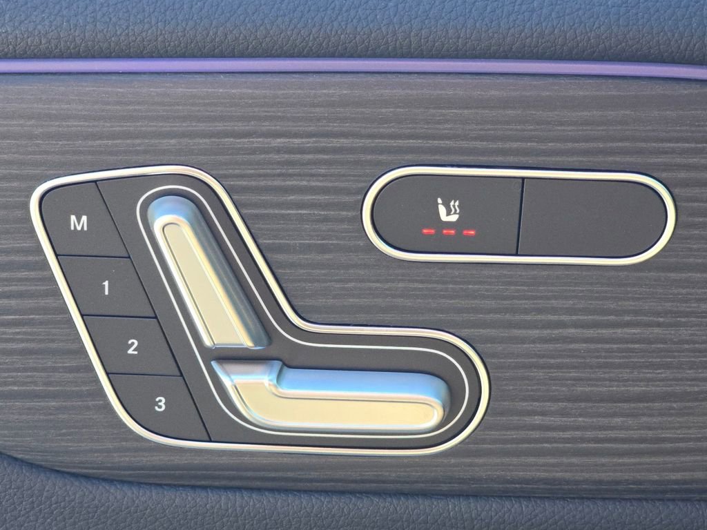 New 2026 Mountain Grey Metallic Mercedes-Benz GLA 250 image 43