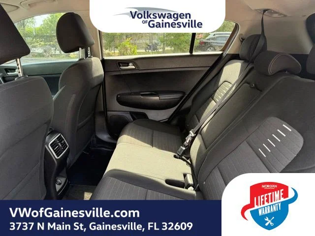 Used 2018 Hyper Red Kia LX image 11