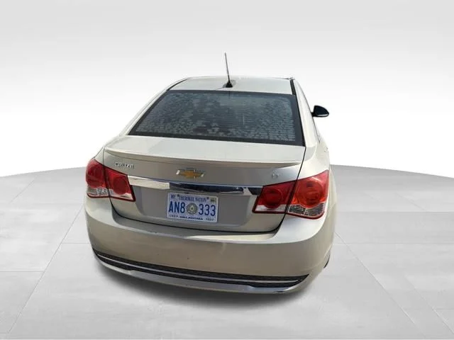 Used 2015 Gold Chevrolet 1LT image 4