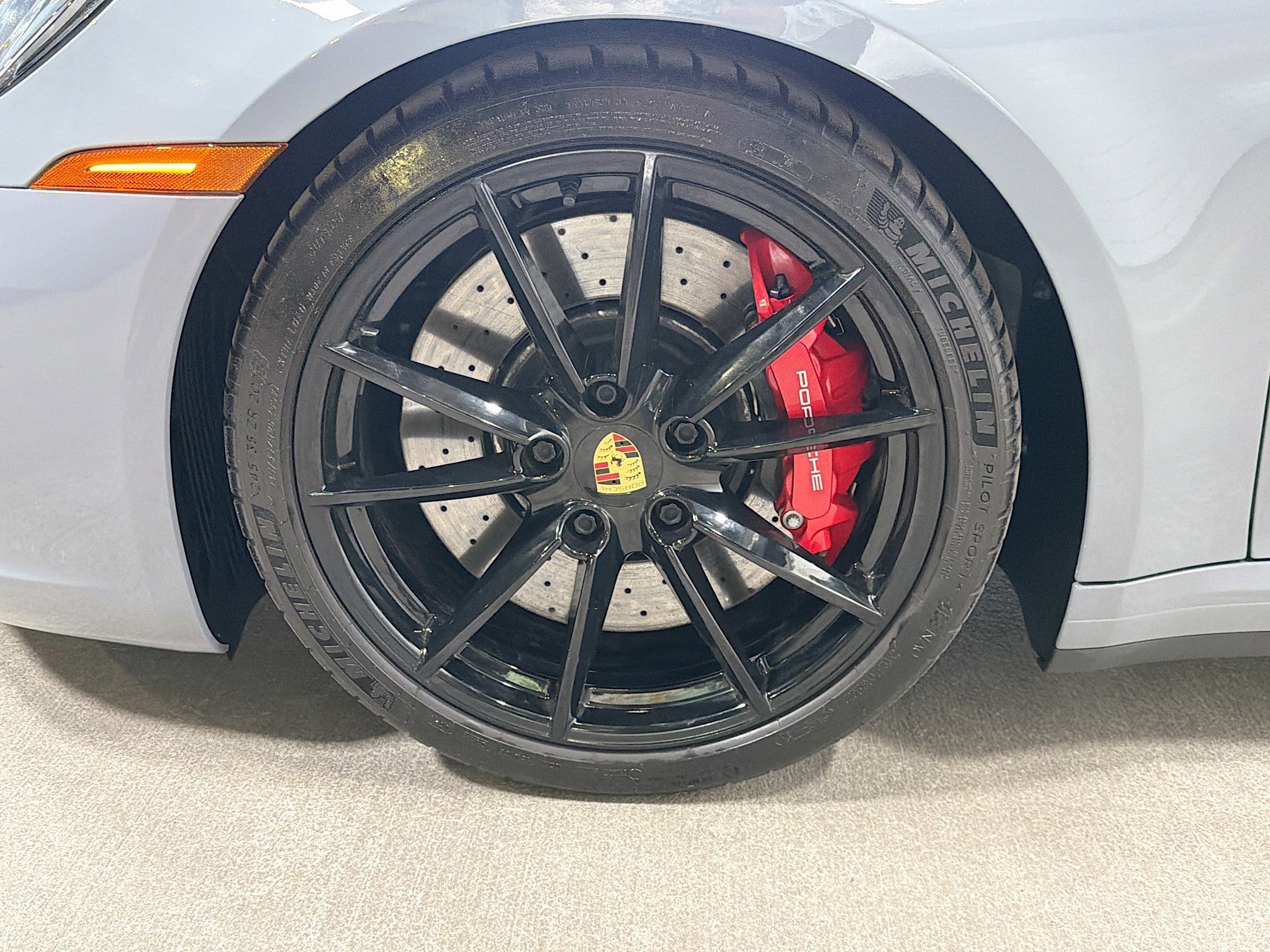 2024 Porsche 911 GTS - Photo 37