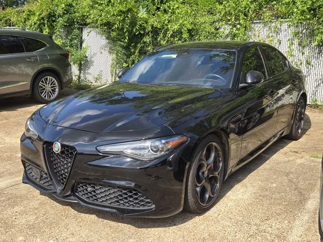 Used 2021 Alfa Black Alfa Romeo Ti image 3