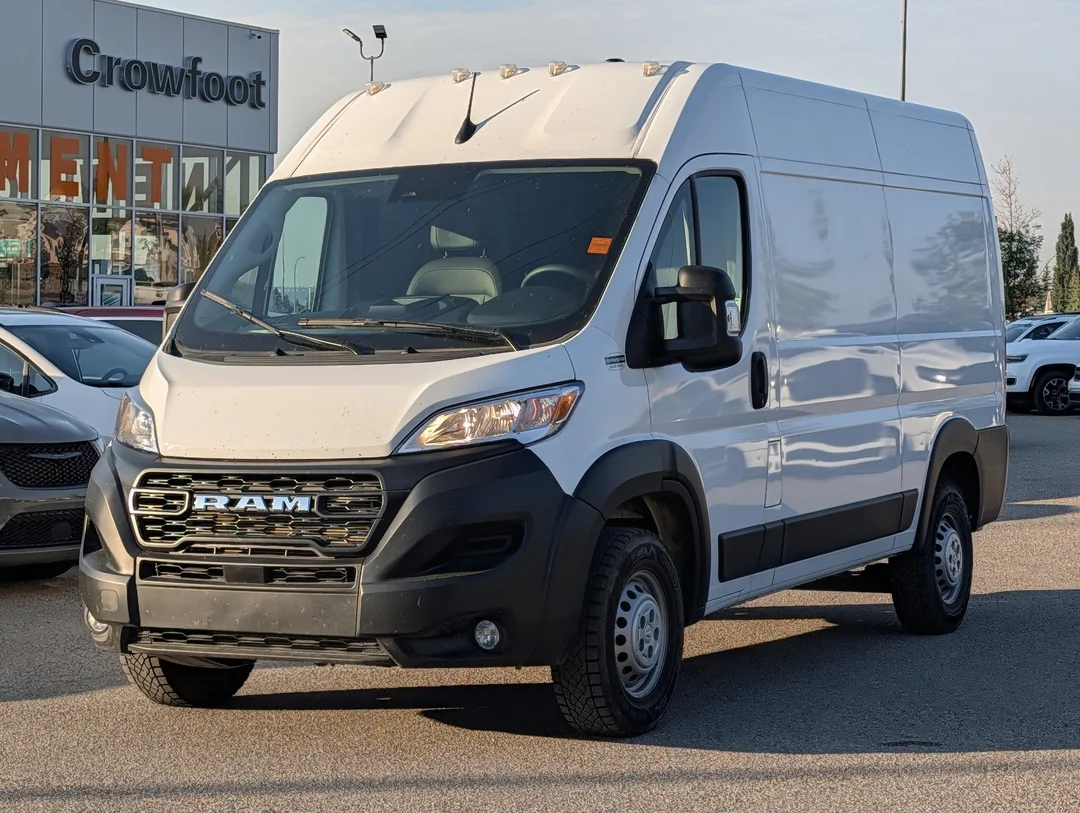 Certified Used 2025 White RAM Tradesman - Convienence Grp - Mopar Wall Paneling - LOW KMS image 4