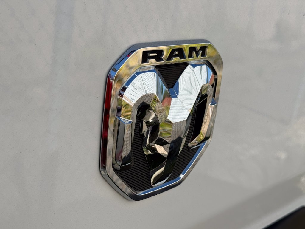 Used 2025 White Ram Base image 17