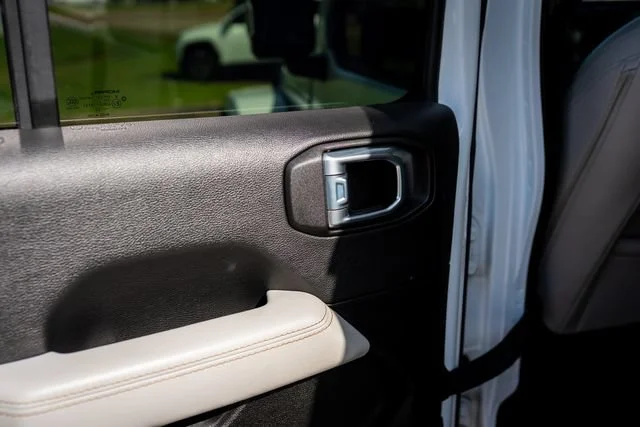 Used 2022 Bright White Clearcoat Jeep High Altitude image 24