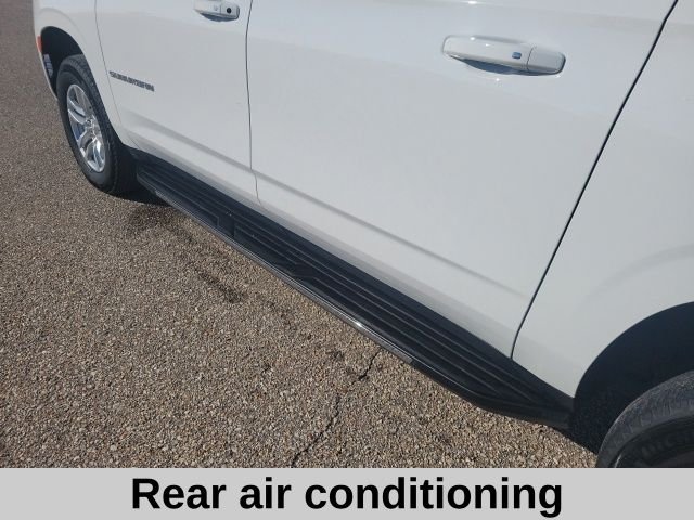 2024 Chevrolet Suburban LT photo 3