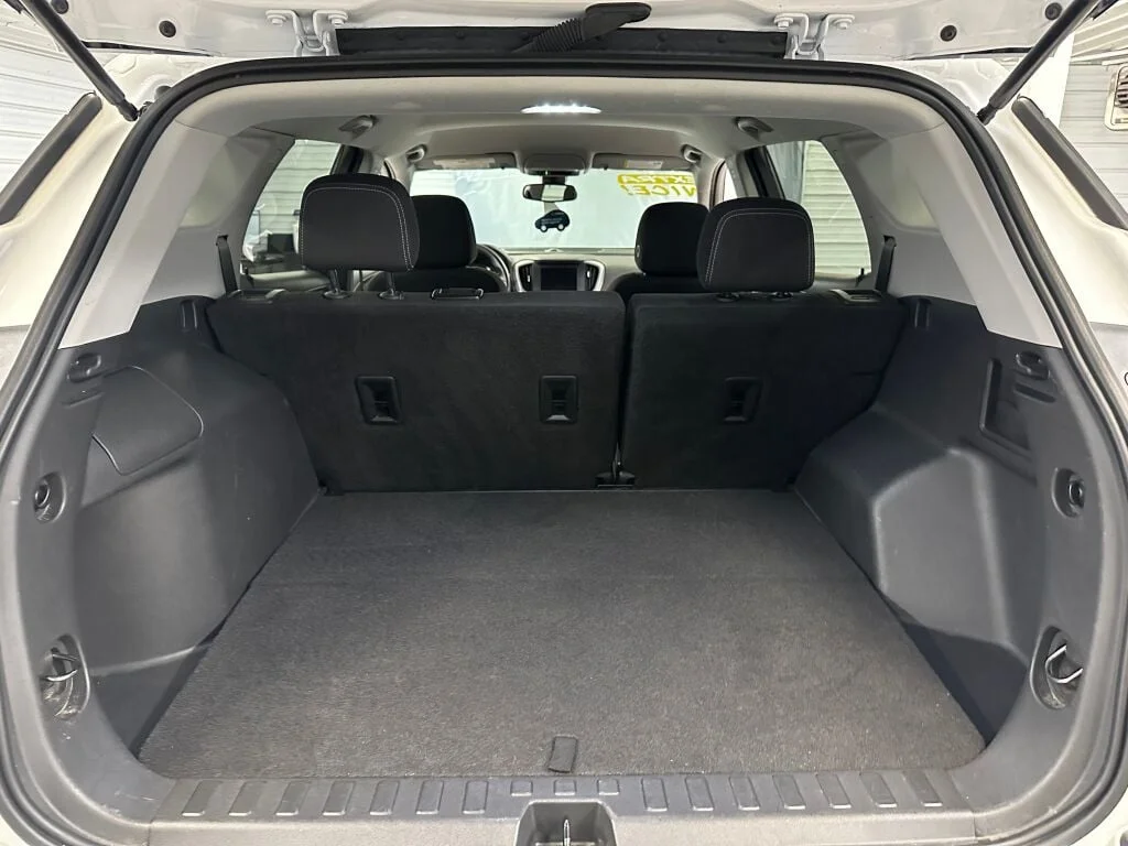 2023 GMC Terrain SLE - Photo 22