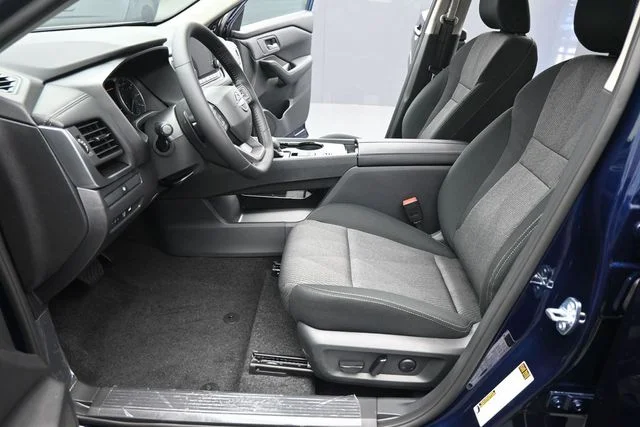 New 2026 Deep Ocean Blue Pearl Nissan SV image 28
