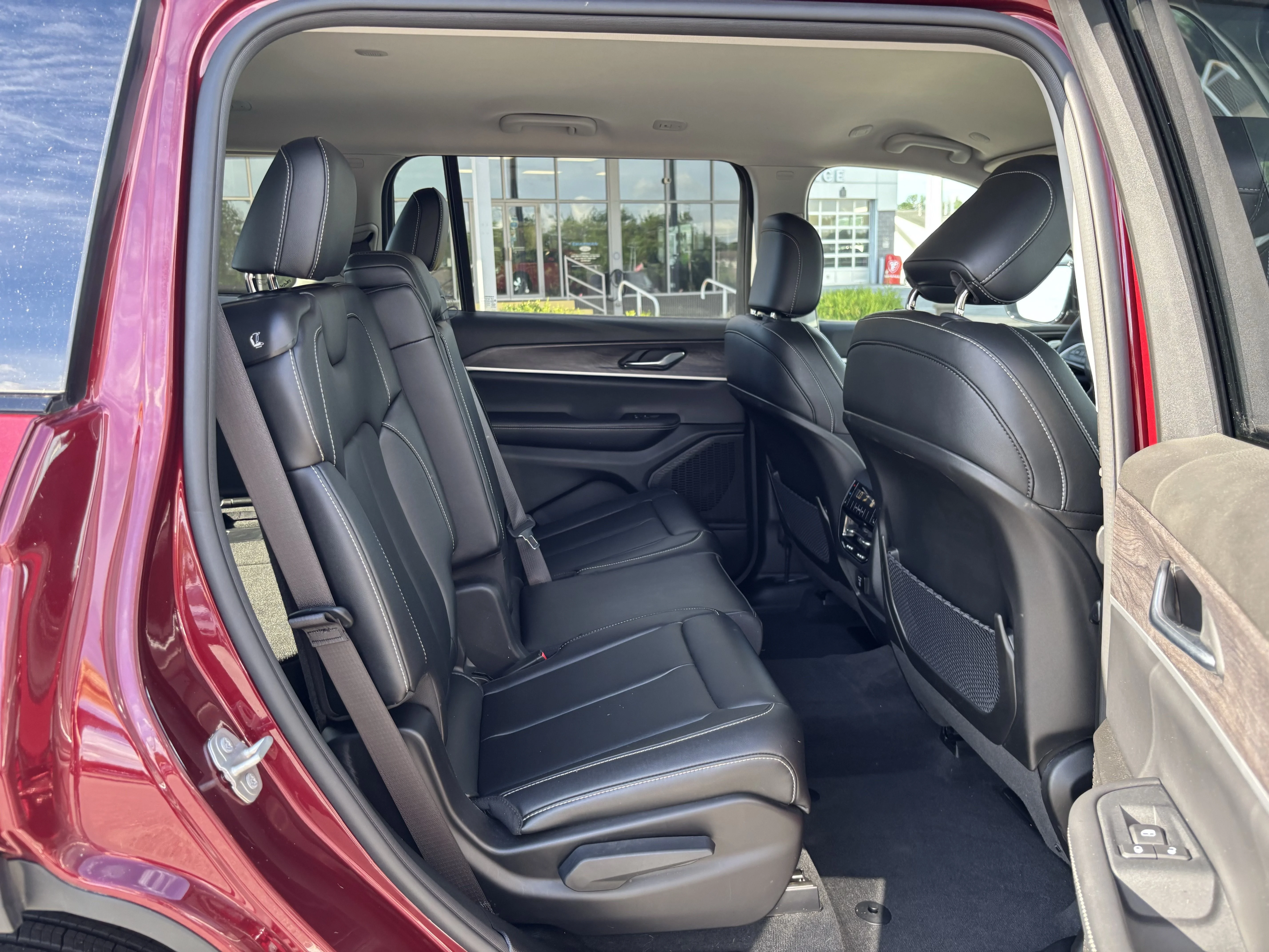 Used 2024 Velvet Red Pearlcoat Jeep Limited image 38