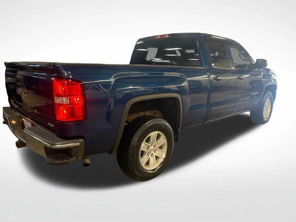 Used 2018 Blue GMC SLE image 5