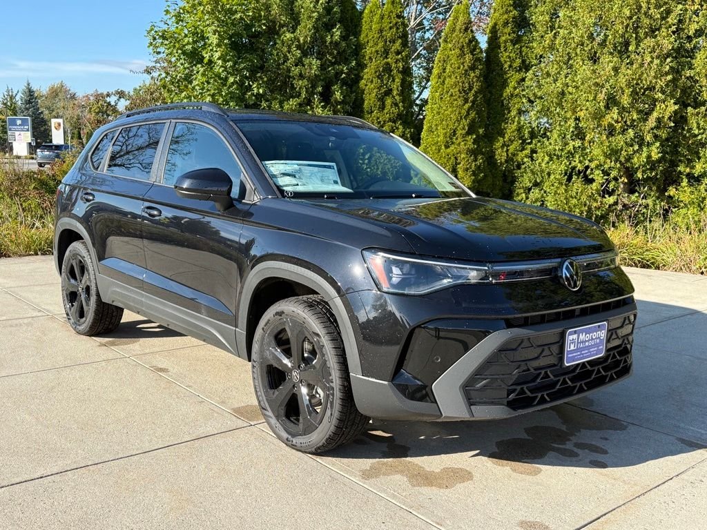 2026 Volkswagen Taos SE Black