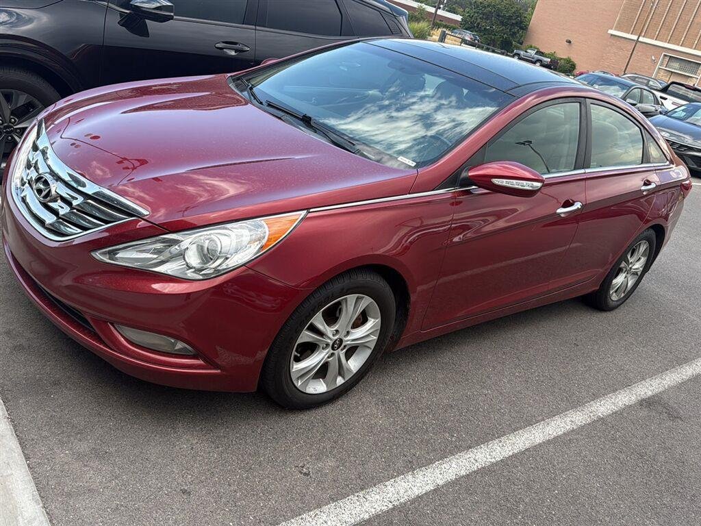 Used 2013 Sparkling Ruby Hyundai Limited image 1