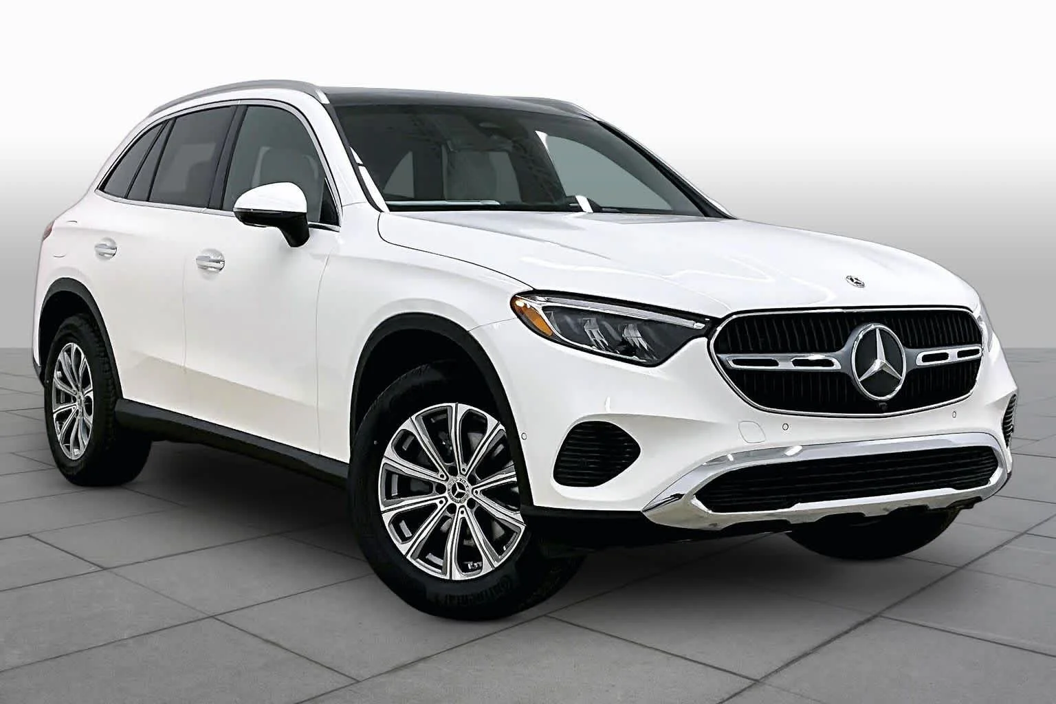 New 2026 Polar White Mercedes-Benz GLC 300 image 2