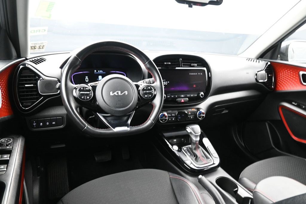 Used 2023 Gravity Gray Kia GT-Line image 11