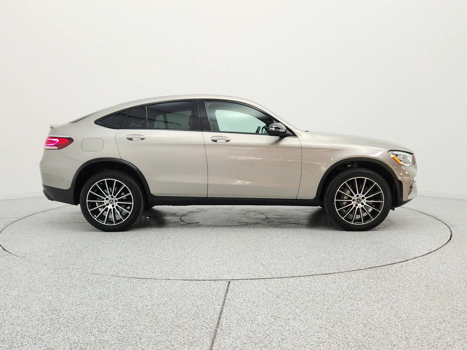 Used 2022 Mojave Silver Metallic Mercedes-Benz GLC 300 4MATIC® Coupe image 4