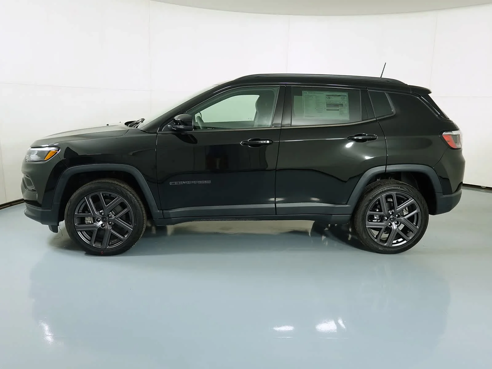 New 2026 Diamond Black Crystal Pearl-Coat Exterior Paint Jeep Limited Altitude image 21