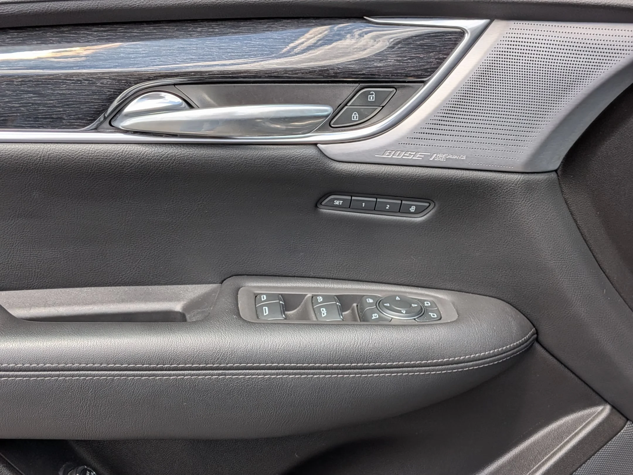 Used 2022 Wilder Metallic Cadillac AWD Premium Luxury image 22