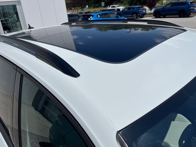 Used 2021 Pure White Volkswagen SE R-Line Black image 3