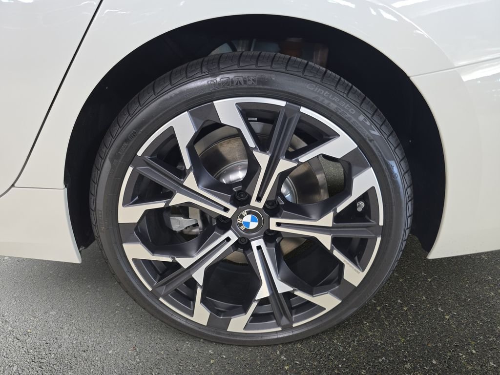 New 2026 Alpine White BMW 330i xDrive image 21
